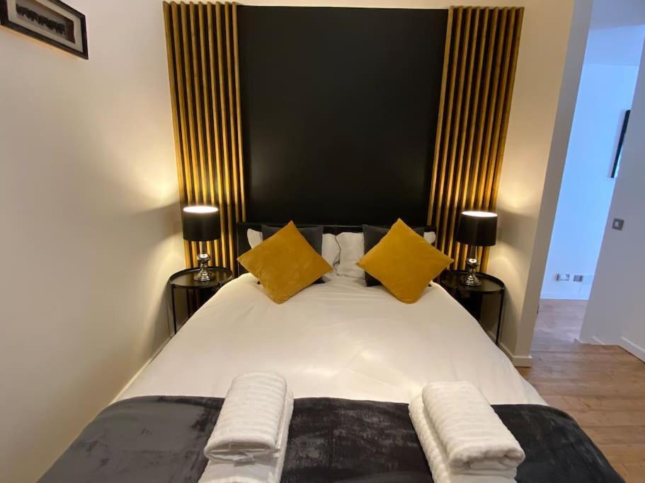 Stunning One B/R Apartment - City Centre Leeds  Exteriör bild